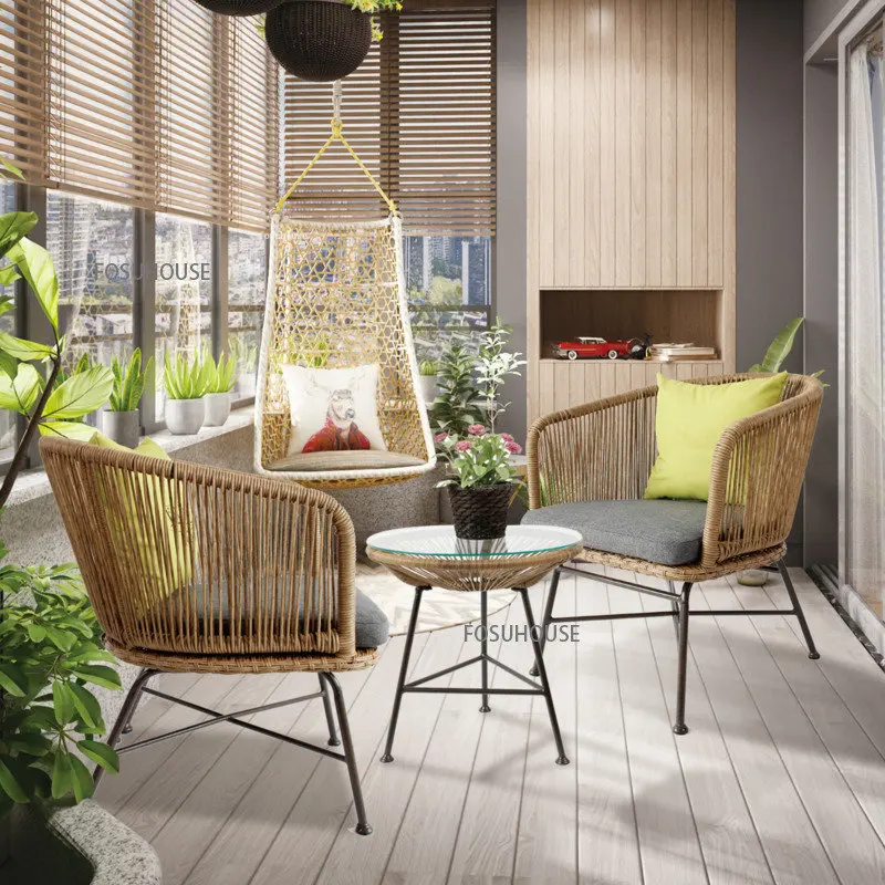 Современная вилла, внутренний двор, Балкон, ротанговый стул, маленький журнальный столик, комбинированное кресло для отдыха на открытом воздухе, пляжные стулья из ротанга Изображение 4