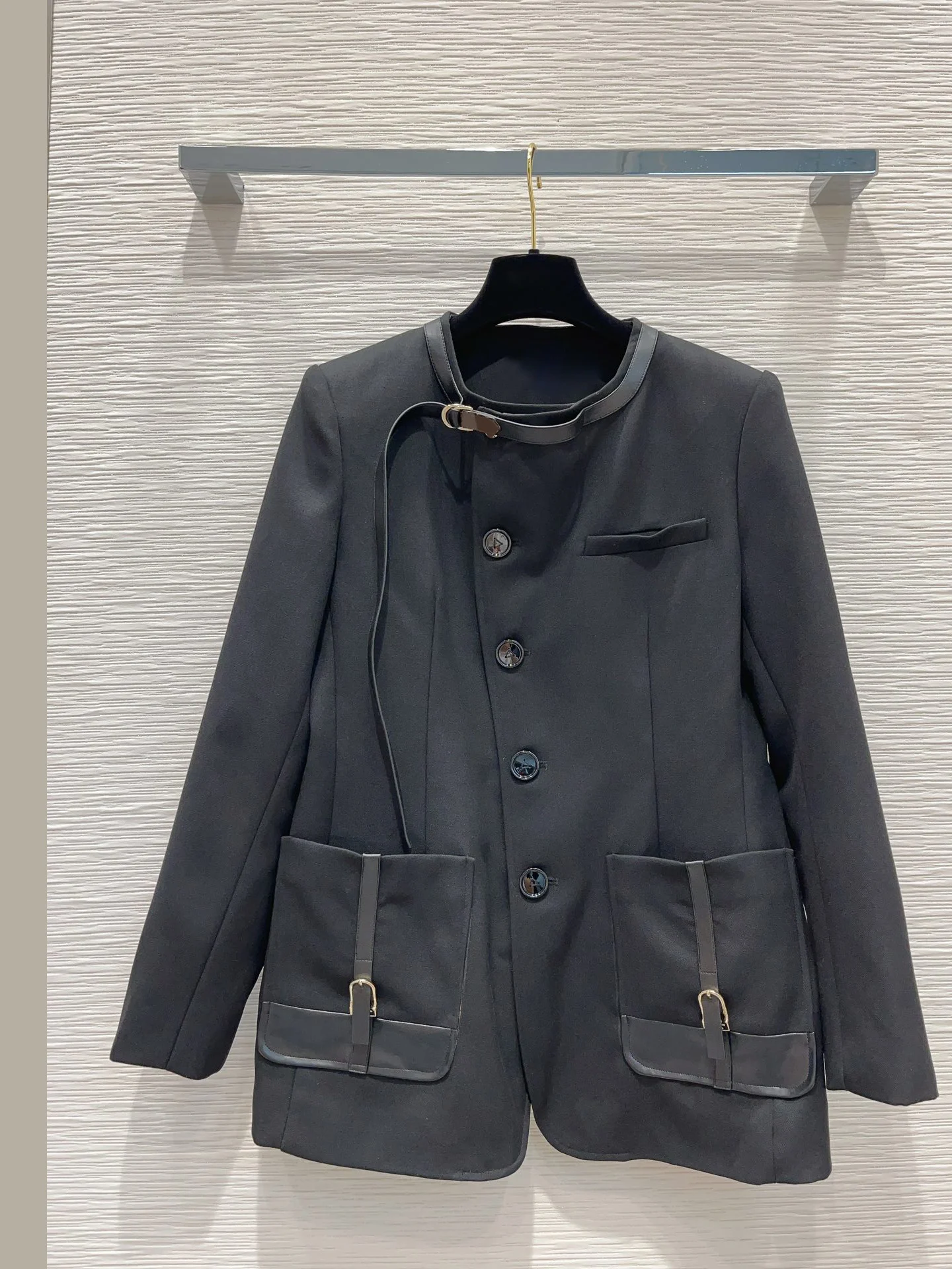Черное пальто старинного объемного кроя из шерсти, изысканная ткань на заказ, передающая современную моду9.12 Изображение 0