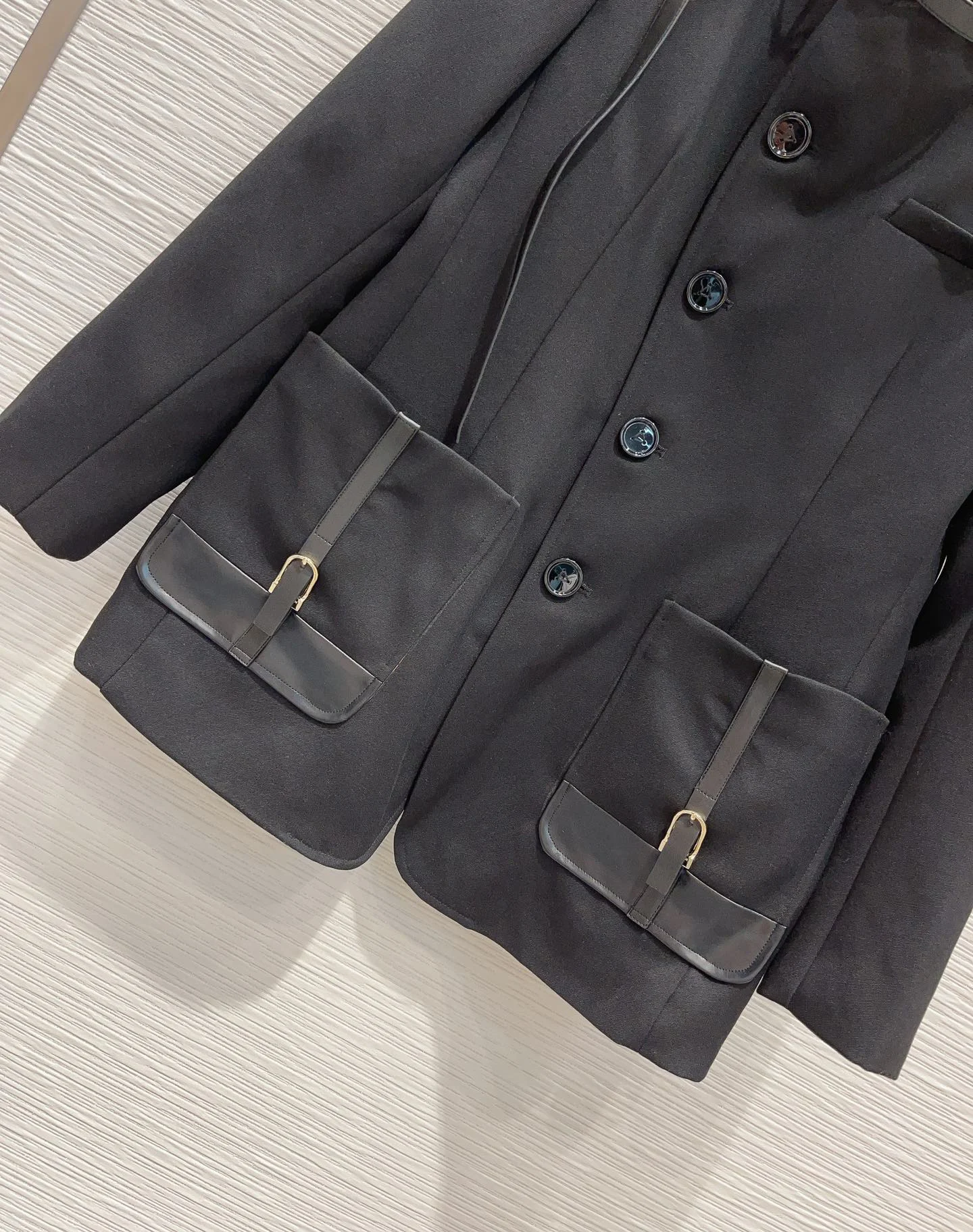 Черное пальто старинного объемного кроя из шерсти, изысканная ткань на заказ, передающая современную моду9.12 Изображение 2